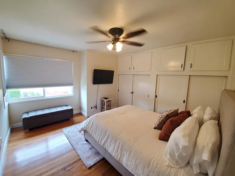 1564 Ebers St #1564 — Photo 6