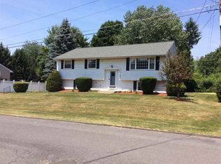 12 Mountainview Dr, Waterford, NY 12188
