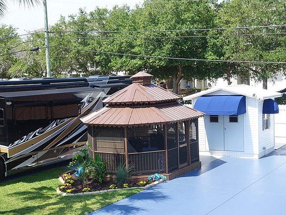 5th image of 18 E Bradley St Lot 13