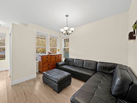 4th image of 10292 242b St