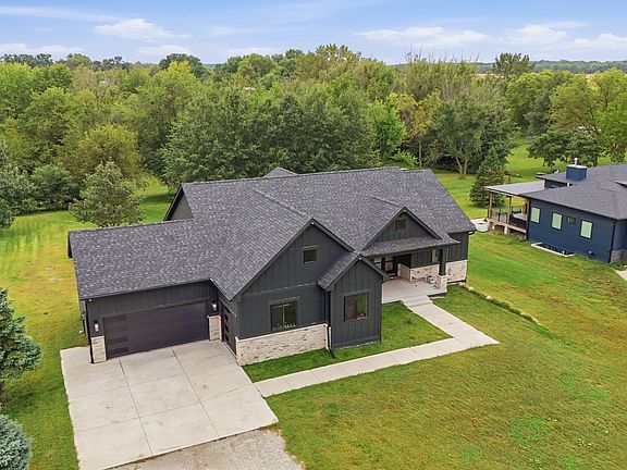 3rd image of 19104 Liisi Ln