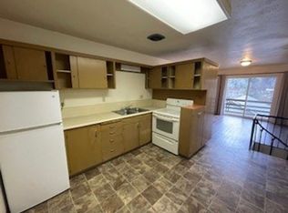 1127 S 10th St #6, Coos Bay, OR 97420
