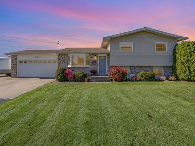 1717 N Knight Rd, Essexville, MI, 48732