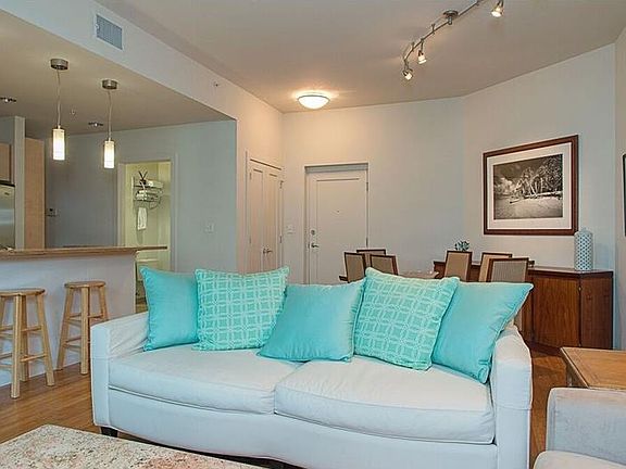 5th image of 400 4th Ave S APT 204