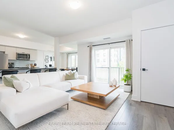 8 Culinary Ln #102, Barrie, ON L9J 0T2