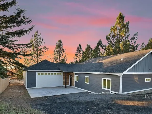 615 Division St, Deary, ID 83823