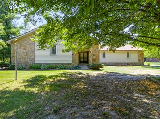 945 Saddle Brook Dr, Zionsville, IN 46077