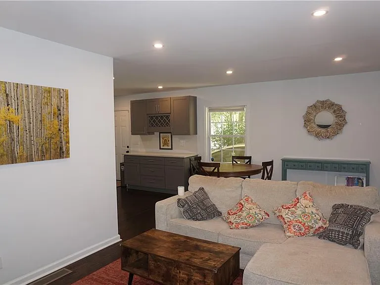 2163 Lilac Ln — Photo 6