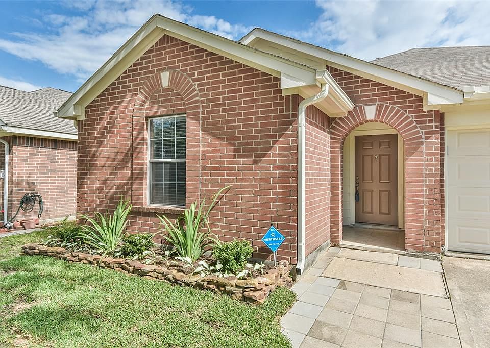 1st image of 10426 Iris Lake Ct