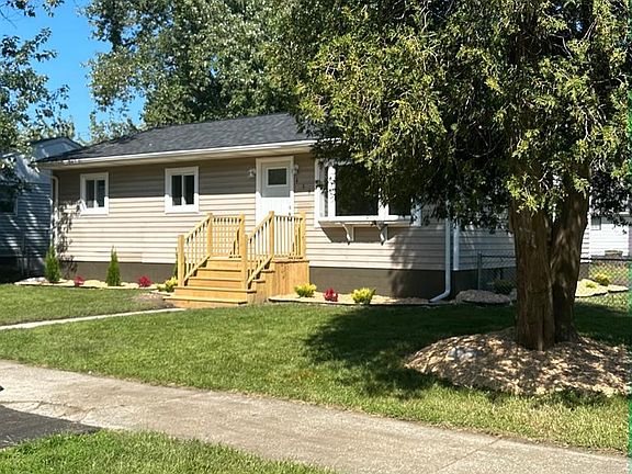 3rd image of 438 E 28th Ave