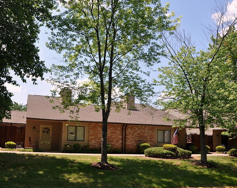 1st image of 402 Windward Dr SW
