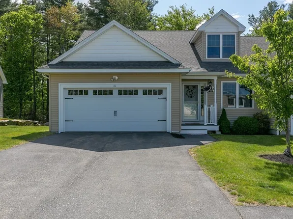 31 Stratford Village Dr #31, Millbury, MA 01527