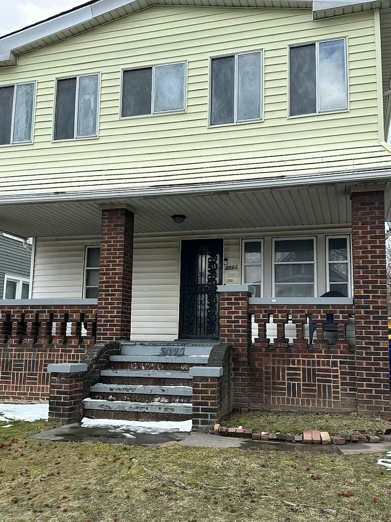 Property Photo - 3027 E 126th St