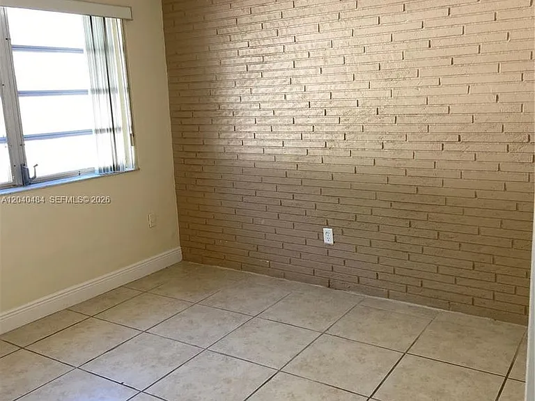 800 NW 76th Ave #800 — Photo 6