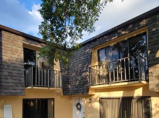 3302 Sandlewood Ln APT 4, Fort Myers, FL 33907