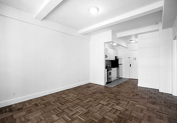 4th image of 160 W 71st St APT 7K