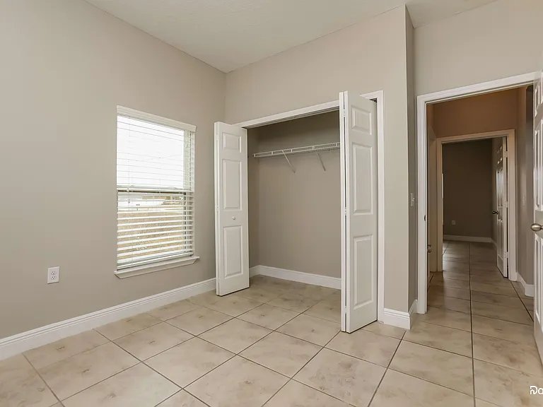 728 Desmoines Dr — Photo 11