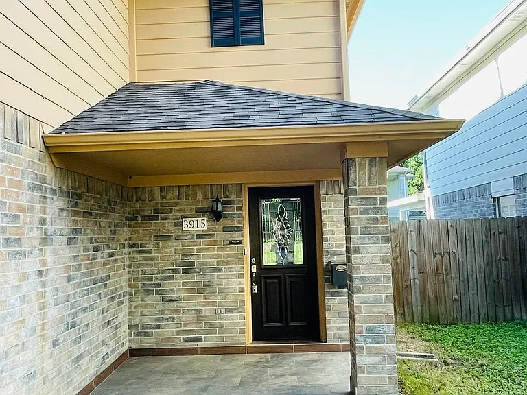 3915 Vauxhall Dr S — Photo 9