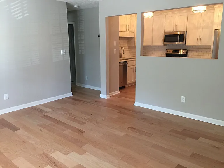 904 Norwood St — Photo 12