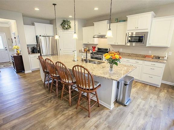 5th image of 5390 Daintree Ln