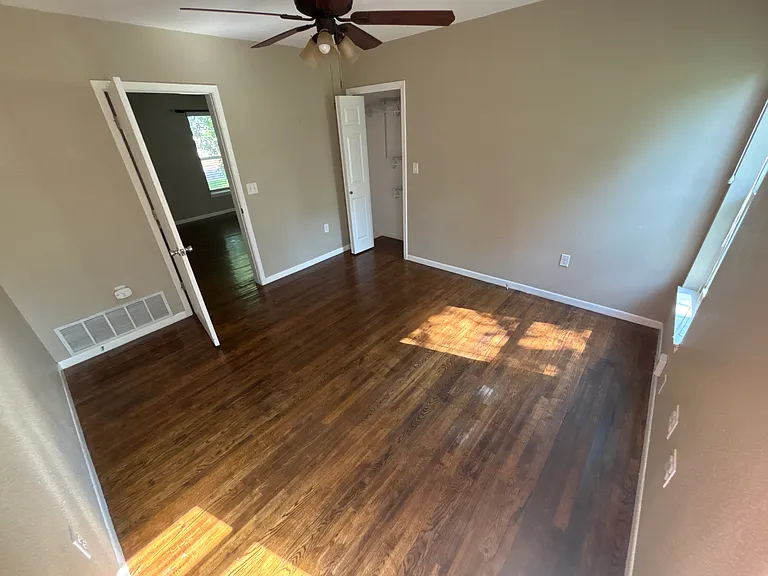 15 N College Ave — Photo 17