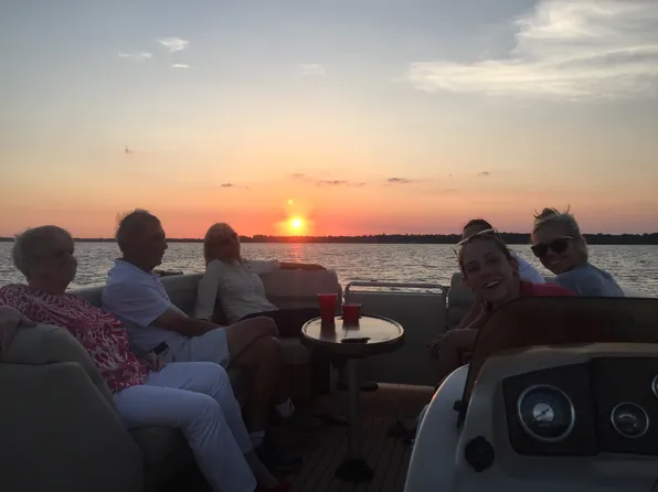 5705 Shoreline Dr, Shreveport, LA 71119