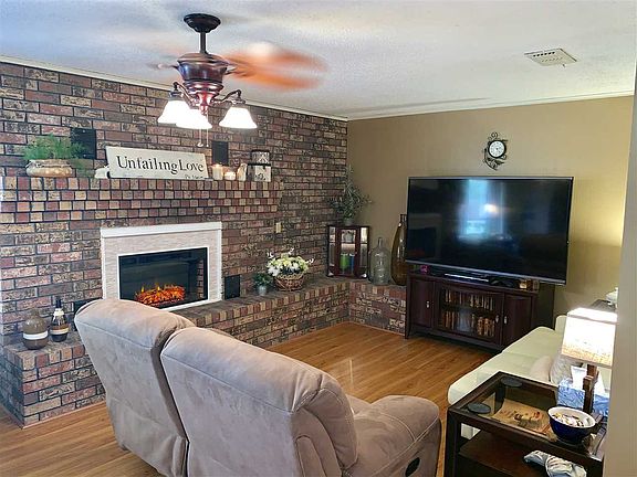 3rd image of 206 County Road 3210