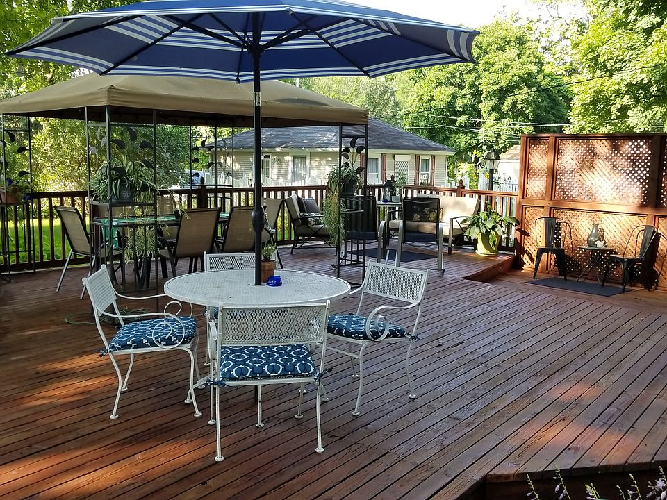 Updated & Stained Deck