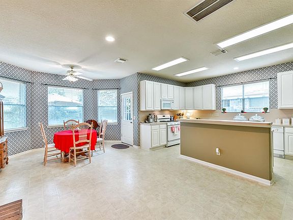 5th image of 6404 Sage Ct