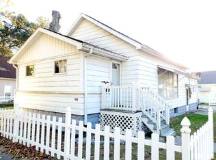 900 S Maple St, Centralia, IL 62801