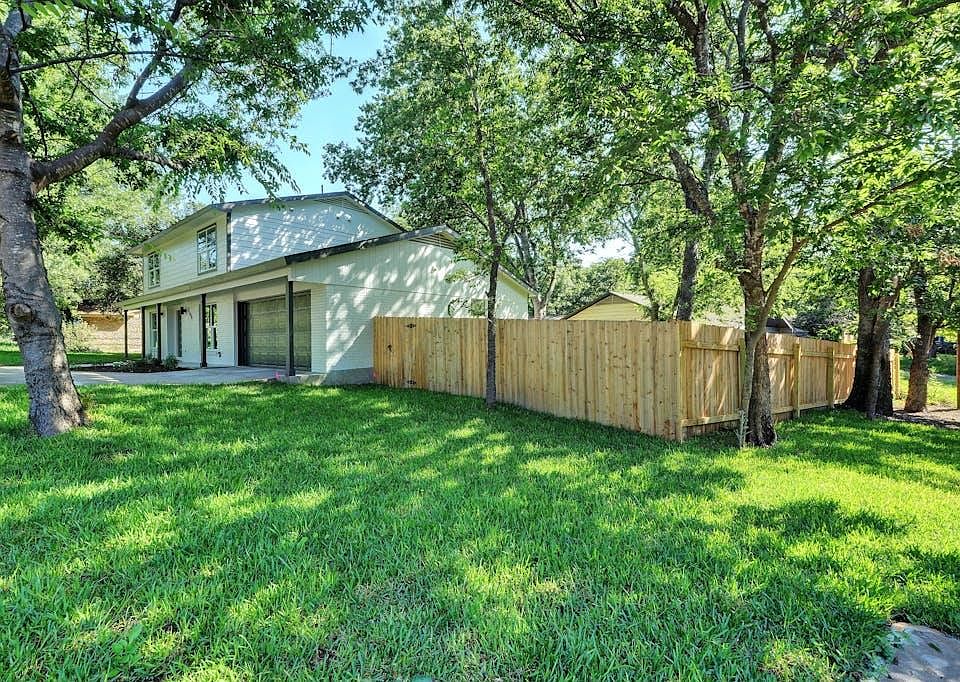 1st image of 2704 Loyola Ln