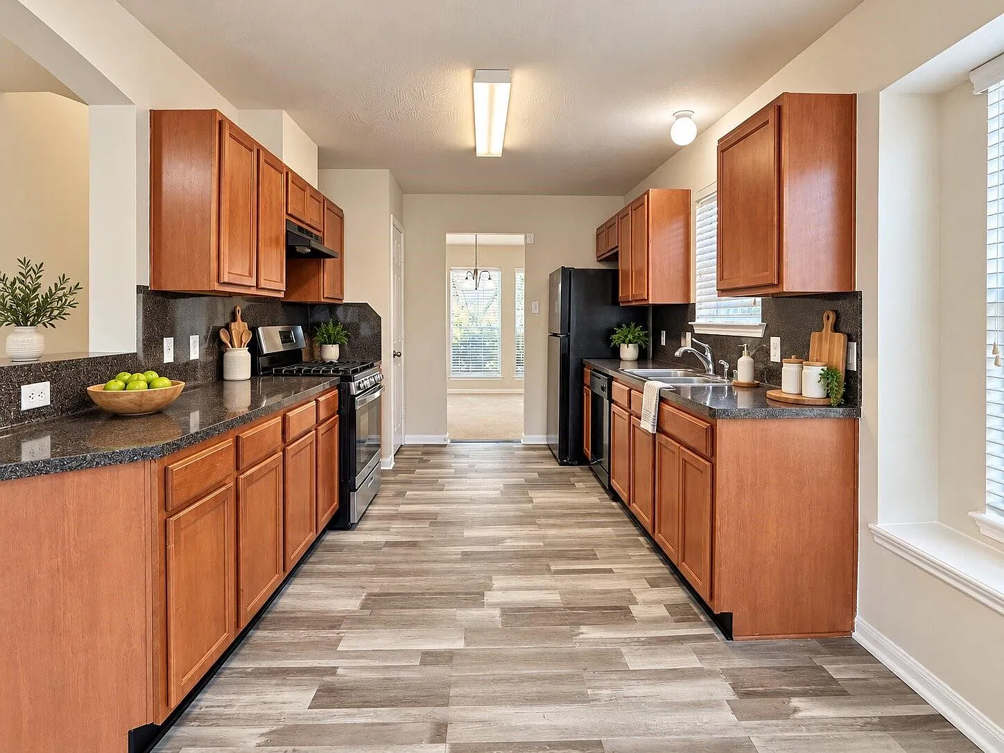 4 bed, 2.5 bath, 2413 sqft, $2,315 — Photo 4