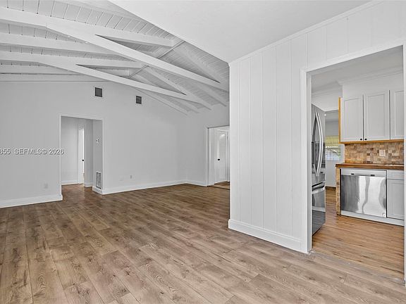 4th image of 738 Fernwood Rd