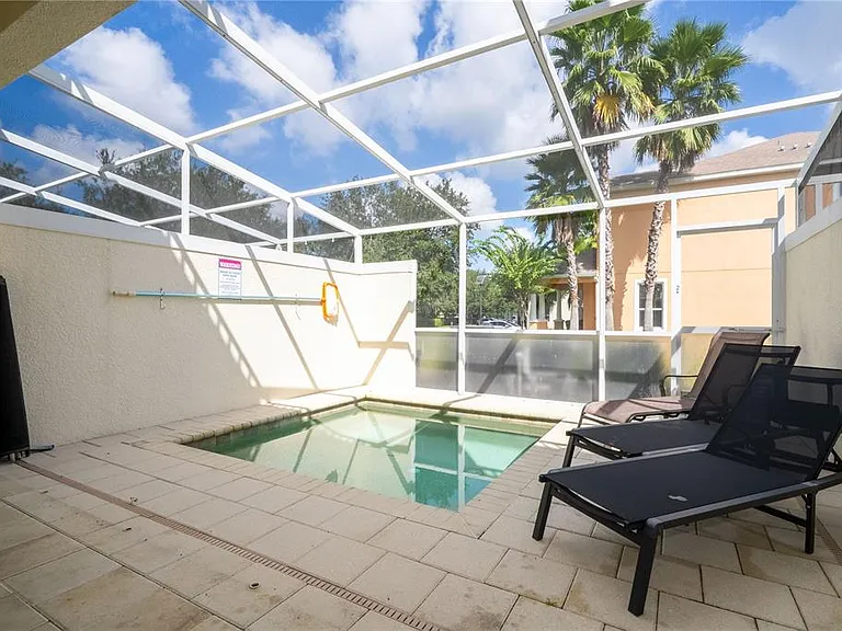 1615 Retreat Cir — Photo 49