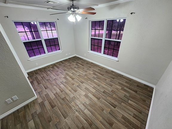 4th image of 1020 E Gardena St