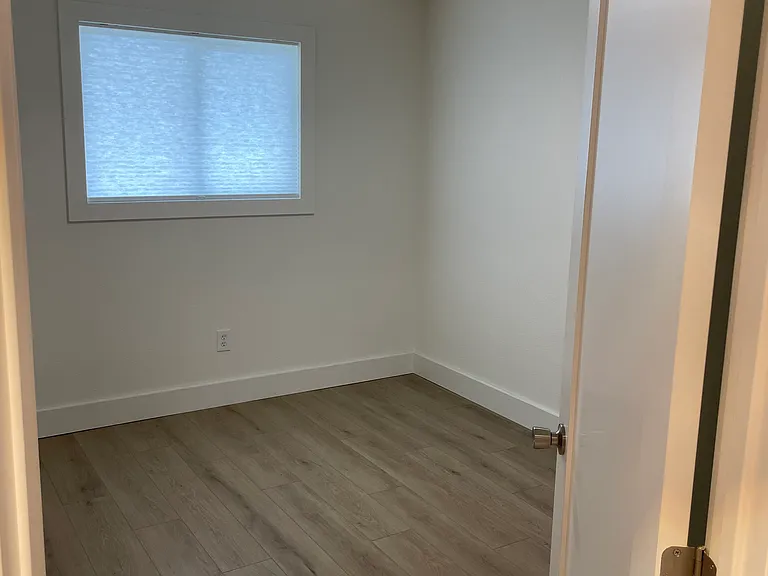 114 Gleason Ave — Photo 10