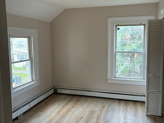 3rd image of 405 Bellevue St