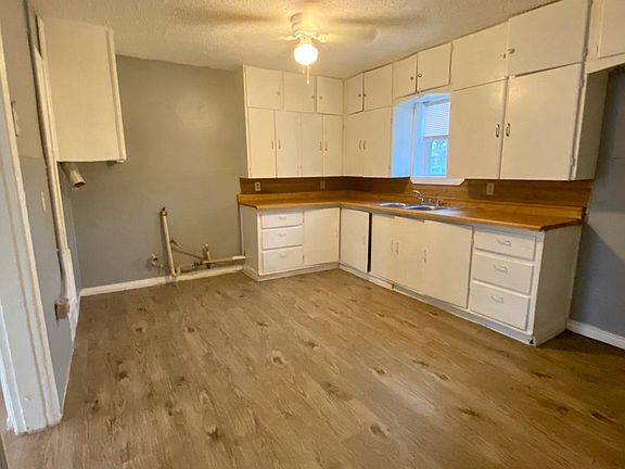2nd image of 122 Avenue V