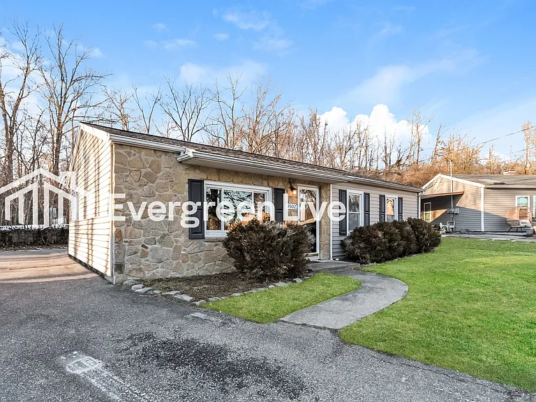 9502 Crestbrook Dr — Photo 2