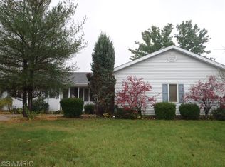 1024 E 12th St, Holland, MI 49423