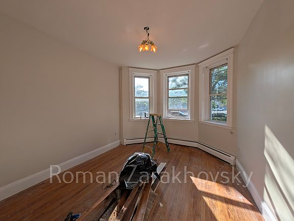 5th image of 1842 Commonwealth Ave APT 4