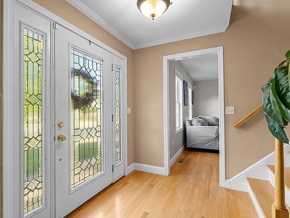 2nd image of 3 Joy Rd