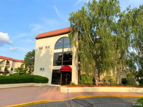 2 Ann St APT S205, Clifton, NJ 07013