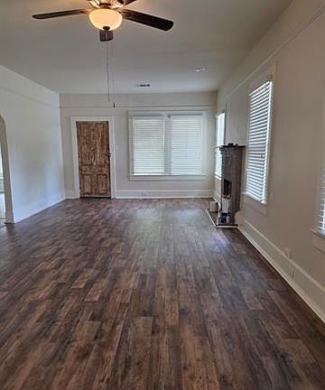 3rd image of 504 S New Hampshire St
