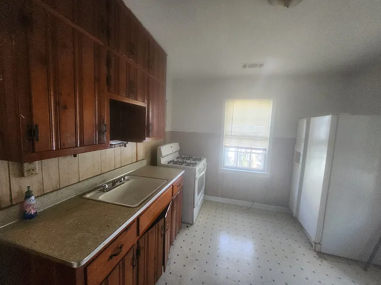 4604 Burks Rd #4 — Photo 4