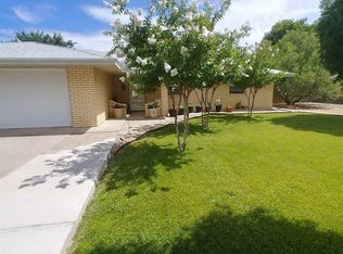 708 Mission Arch Dr, Roswell, NM 88201
