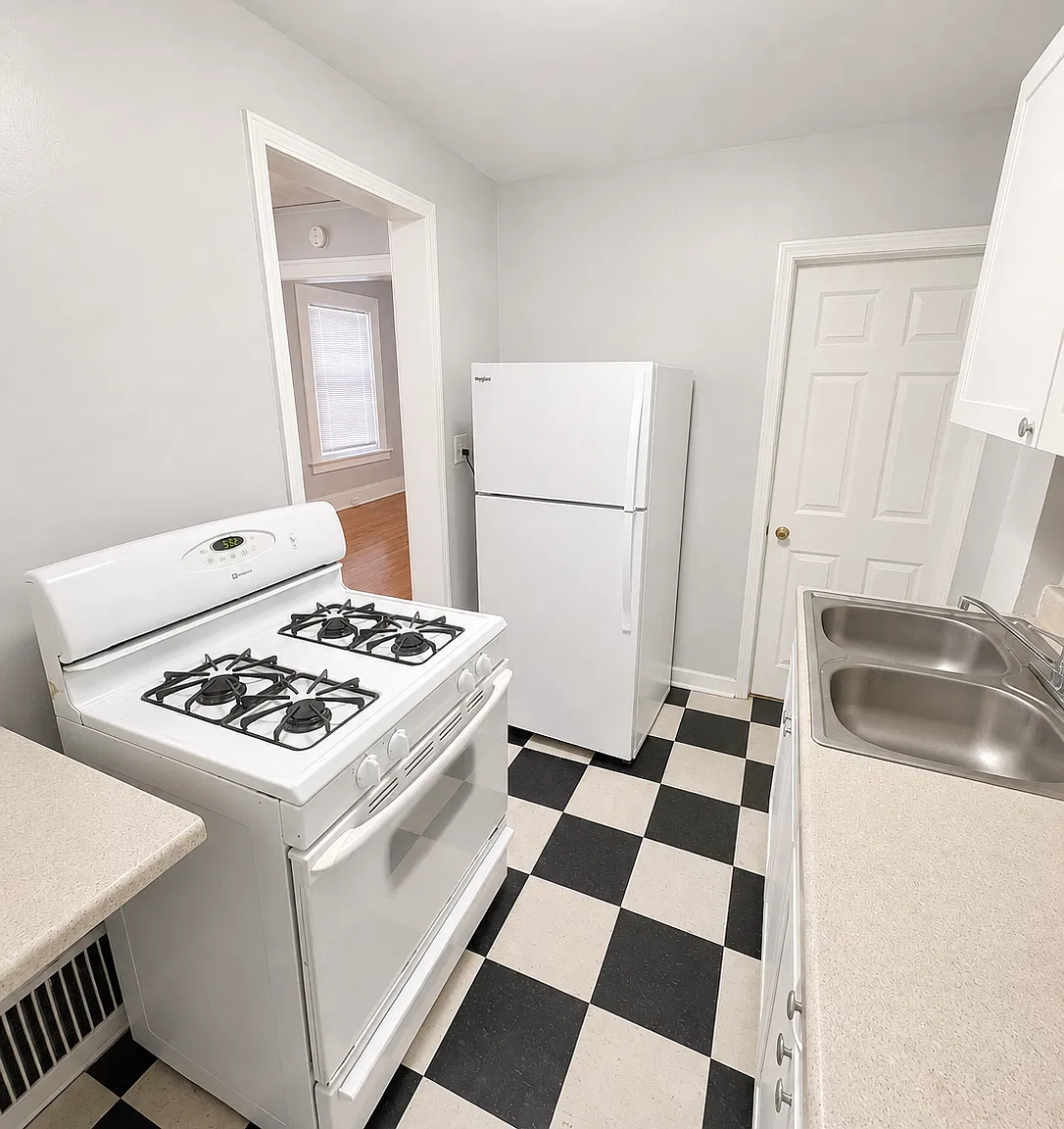 2 bed, 896 sqft, $1,150 — Photo 2