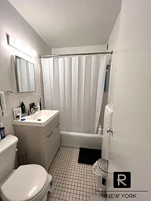 Rented by R New York | media 17