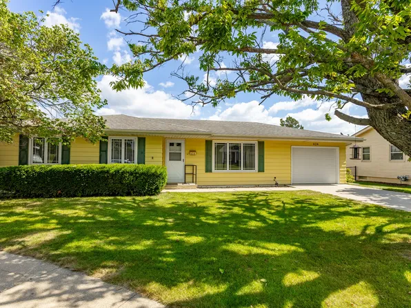 424 N 11th Street Pl, Adel, IA 50003