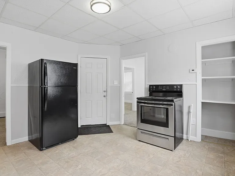 10 Oswald St #1 — Photo 6
